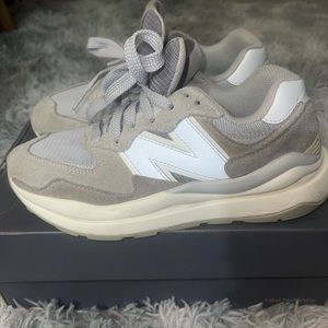 New Balance 57/40 Sneakers, Men Size 7, Gray